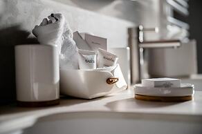 Clounys Hotel & Restaurant