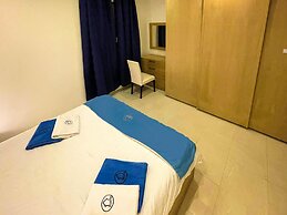 Peaceful Home With hot tub and 2 Communal Pools