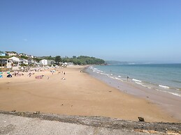 Lunaroxx, 6 Meadow Gardens, Kilgetty