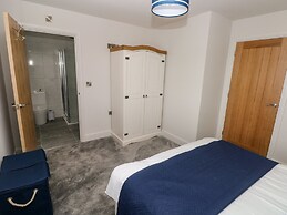 Lunaroxx, 6 Meadow Gardens, Kilgetty