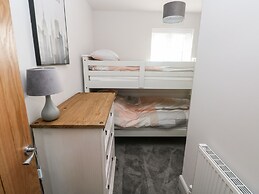 Lunaroxx, 6 Meadow Gardens, Kilgetty