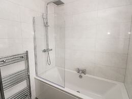 Lunaroxx, 6 Meadow Gardens, Kilgetty