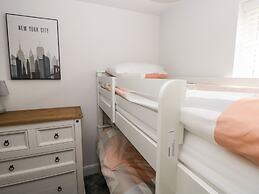 Lunaroxx, 6 Meadow Gardens, Kilgetty