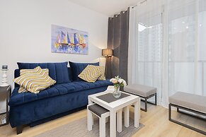 Gdańsk Nowa Letnica Apartment by Renters