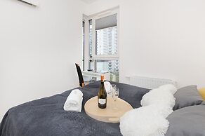 Gdańsk Nowa Letnica Apartment by Renters