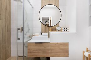 Gdańsk Nowa Letnica Apartment by Renters