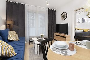 Gdańsk Nowa Letnica Apartment by Renters
