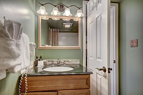 2BR/2BA Condo on Shuttle Route - Wild Irishman 1015 - Pool & more!