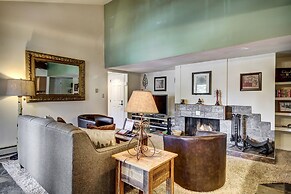 2BR/2BA Condo on Shuttle Route - Wild Irishman 1015 - Pool & more!