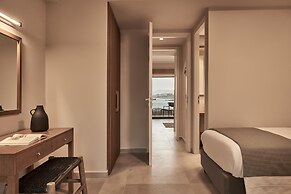 Beachfront Alassa Villas w Private Pools Complex