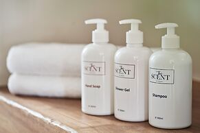 Beachfront Alassa Villas w Private Pools Complex