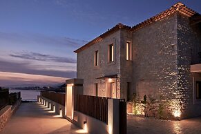 Beachfront Alassa Villas w Private Pools Complex