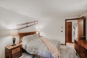 55sw - Fireplace - D/w - W/d - Sleeps 4 2 Bedroom Condo by Redawning