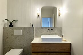 3BR High quality Apt with City View