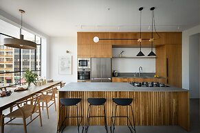 3BR High quality Apt with City View