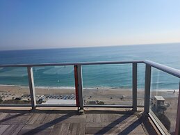 Beachfront Condos at HR by Cielo Stays