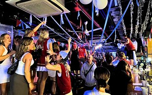 Mad Monkey Hanoi - Hostel