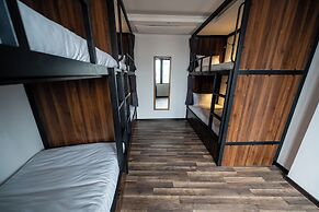 Mad Monkey Hanoi - Hostel