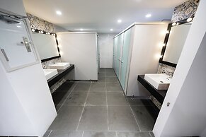 Mad Monkey Hanoi - Hostel