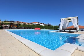 Alexander Resort