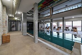 Alexander Resort