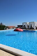Alexander Resort