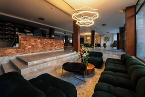 Alexander Resort