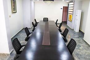 Madaki's Executive Suites