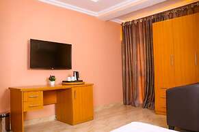 Madaki's Executive Suites