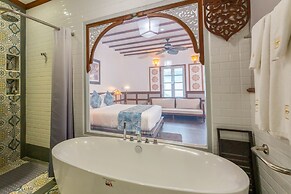Mybanlao Hotel