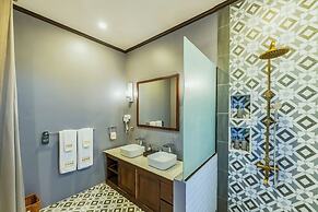 Mybanlao Hotel