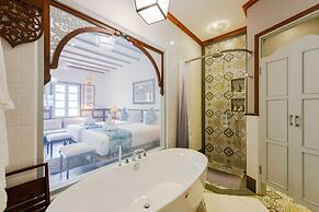 Mybanlao Hotel