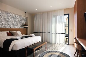 Chapter 02 Gallery Suites