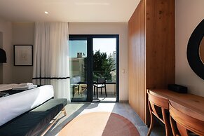 Chapter 02 Gallery Suites