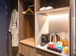 Qoya São Paulo Paulista, Curio Collection by Hilton