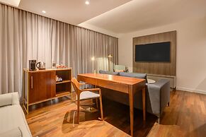 Qoya São Paulo Paulista, Curio Collection by Hilton