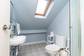 Homely and Modern Maisonette in Vibrant Bristol