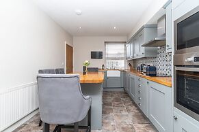 Homely and Modern Maisonette in Vibrant Bristol