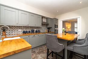 Homely and Modern Maisonette in Vibrant Bristol