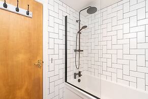 Homely and Modern Maisonette in Vibrant Bristol