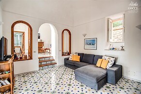 The Lookout Exclusive Garden Villa With Capri Views