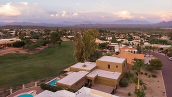 Luxe 4 Bdrm W/pool and Spa on Golf Course Lot!