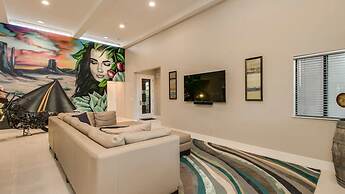 Luxe 4 Bdrm W/pool and Spa on Golf Course Lot!