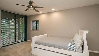 Luxe 4 Bdrm W/pool and Spa on Golf Course Lot!