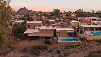 Luxe 4 Bdrm W/pool and Spa on Golf Course Lot!