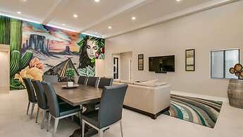 Luxe 4 Bdrm W/pool and Spa on Golf Course Lot!