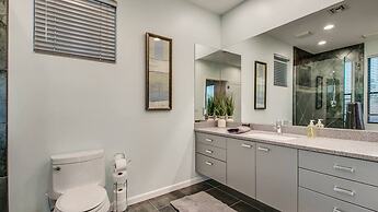 Luxe 4 Bdrm W/pool and Spa on Golf Course Lot!