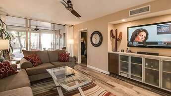 Cozy 2-bdrm Condo in Heart of Old Town Scottsdale!