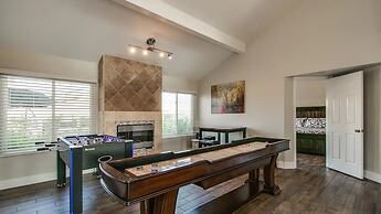 Spectacular Hilltop Home W/resort Like Backyard!