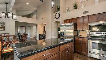 Spectacular Hilltop Home W/resort Like Backyard!